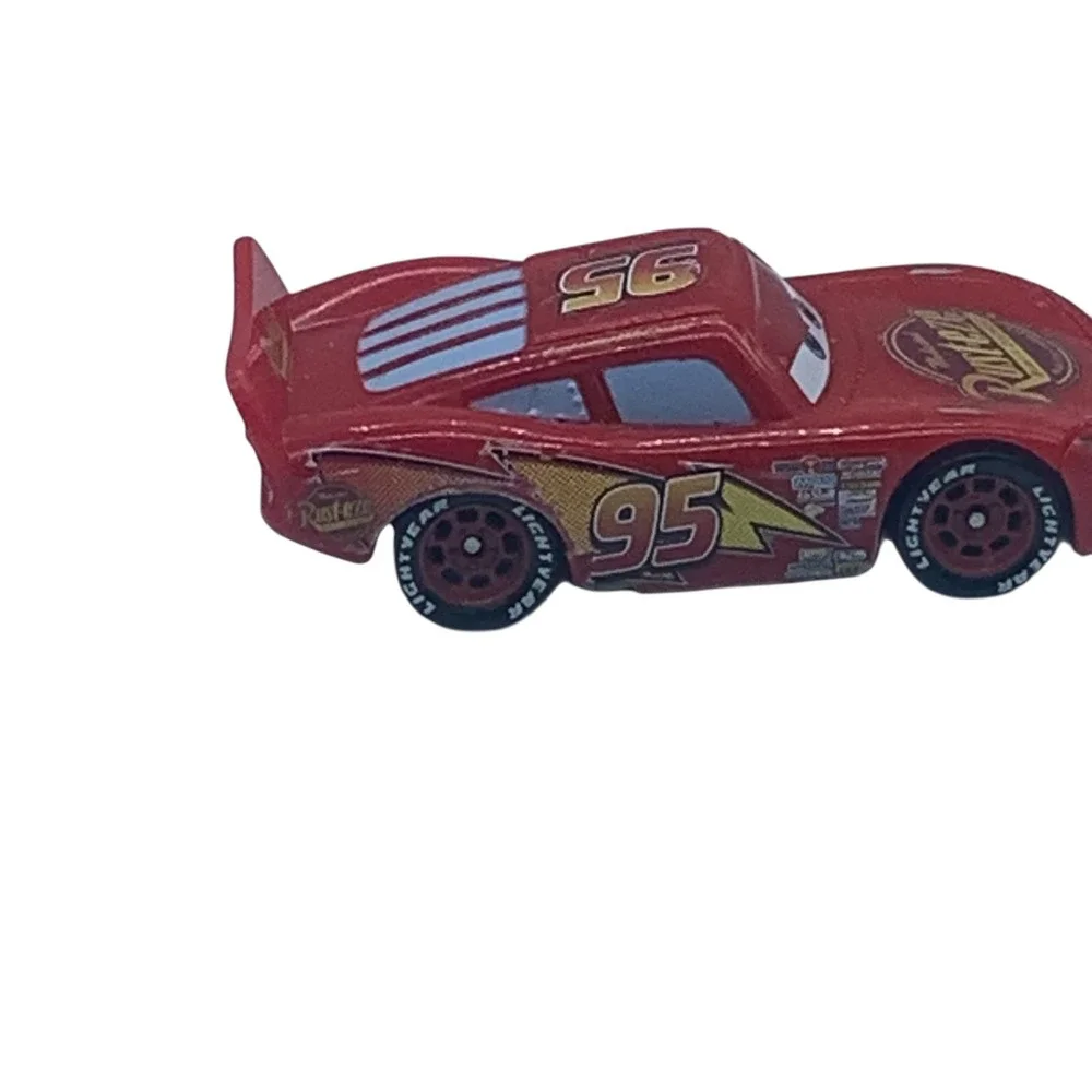 Disney Pixar Cars Lightning McQueen Mattel Red Diecast Toy Car 95 Rust-eze 3